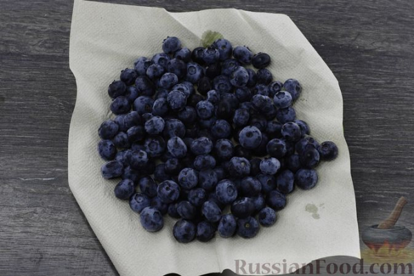 Песочный пирог с голубикой
