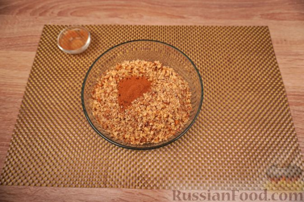 Сарагли с заварным кремом и персиками