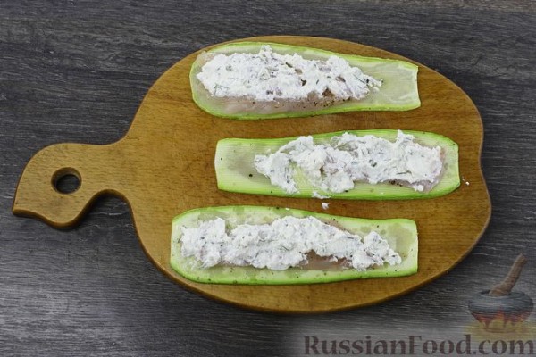 Рулетики из кабачков с курицей